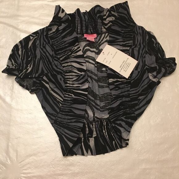 She’s Cool Striped Short Sleeve Open Top Medium - Picture 1 of 7